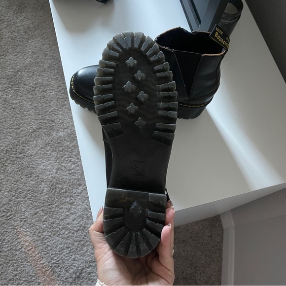 Dr. Martens Rometty II boots, size 9. Lightly worn. - Picture 4 of 6